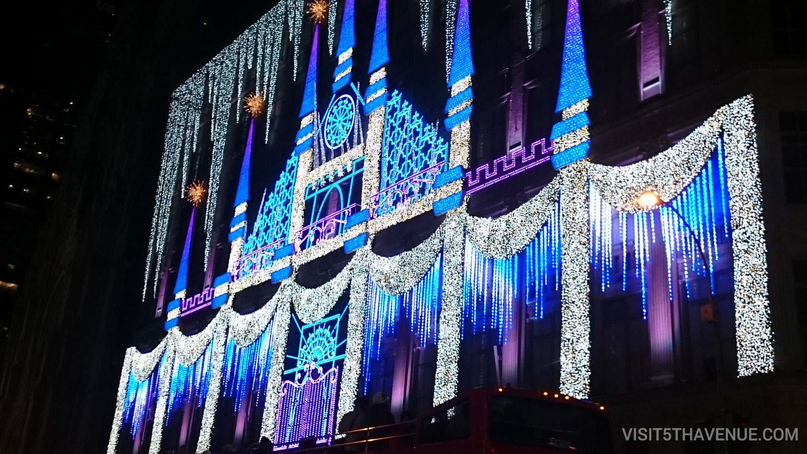 saks fifth avenue light show 2017 hours saks 5th avenue christmas light show 2019